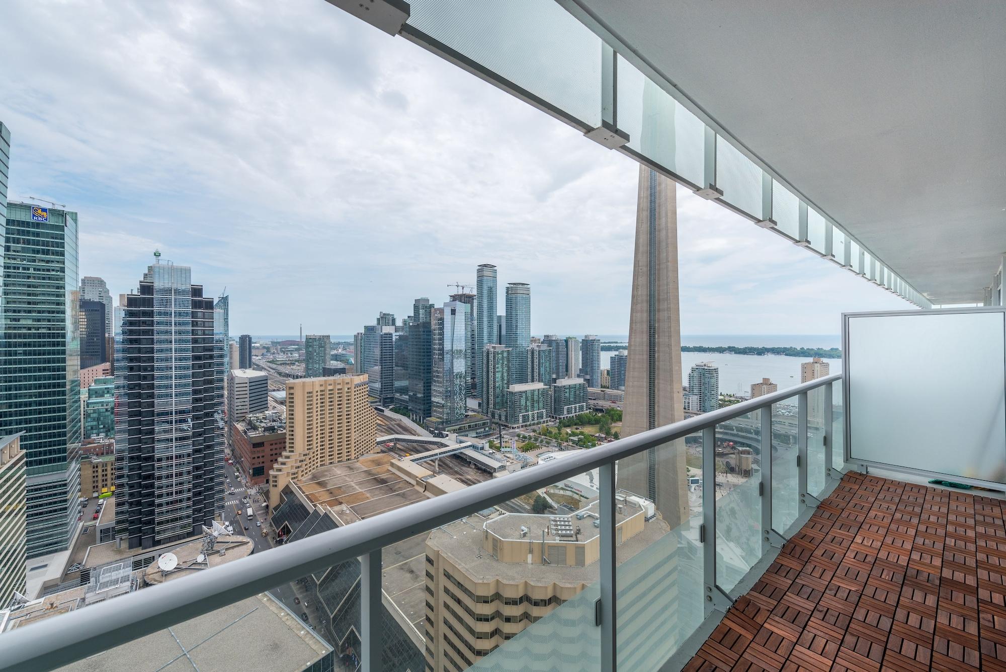Grand Royal Condos - Cn Tower Toronto Exterior foto